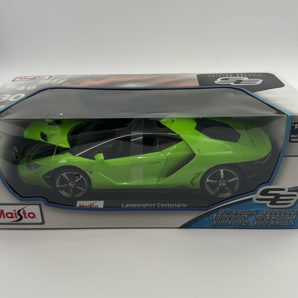 New Maisto - 1/18 Scale Model Compatible with Lamborghini Centenario Green